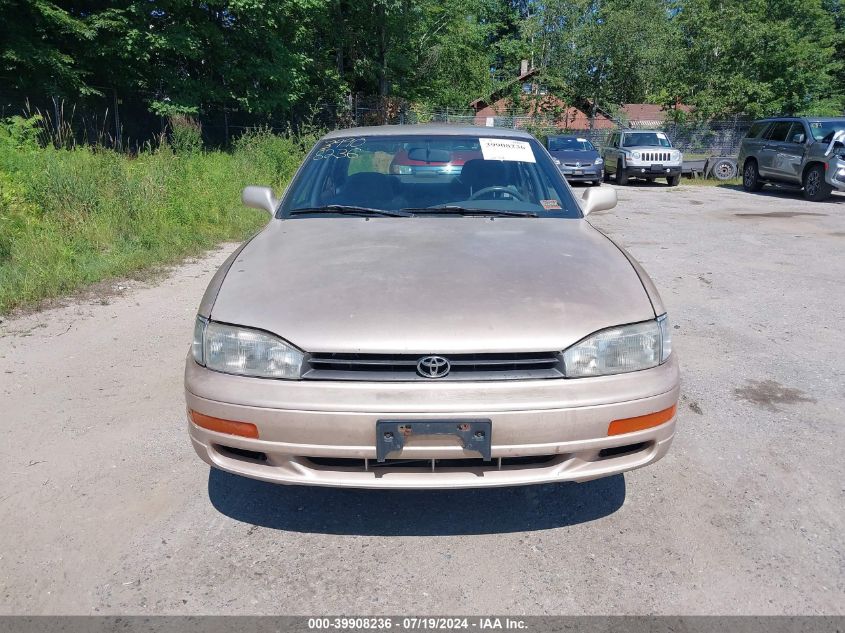 1992 Toyota Camry Le VIN: 4T1SK12E5NU068761 Lot: 39908236
