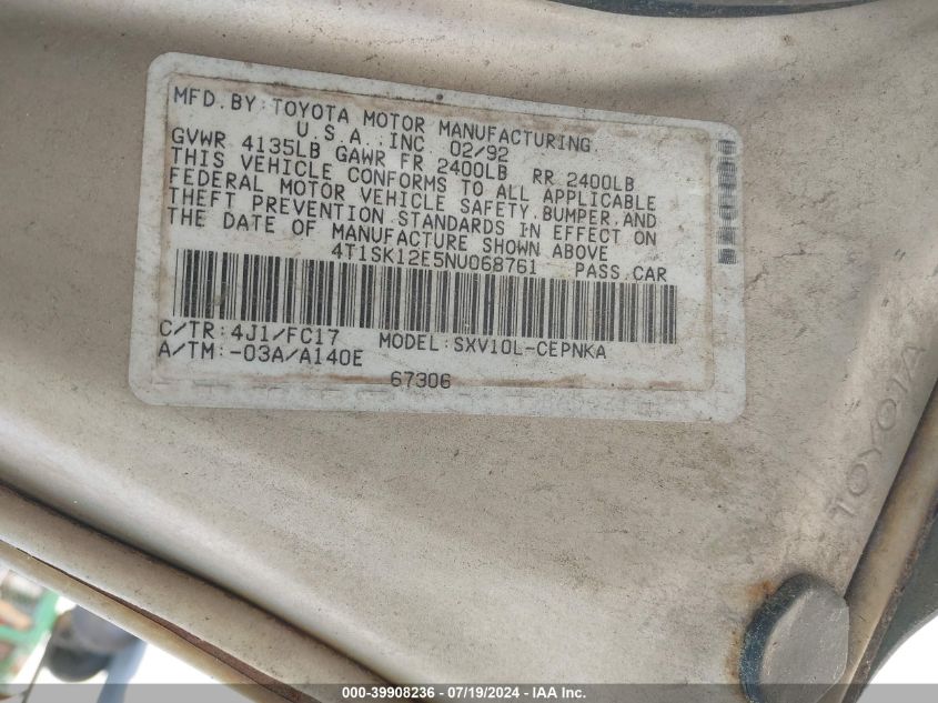 1992 Toyota Camry Le VIN: 4T1SK12E5NU068761 Lot: 39908236