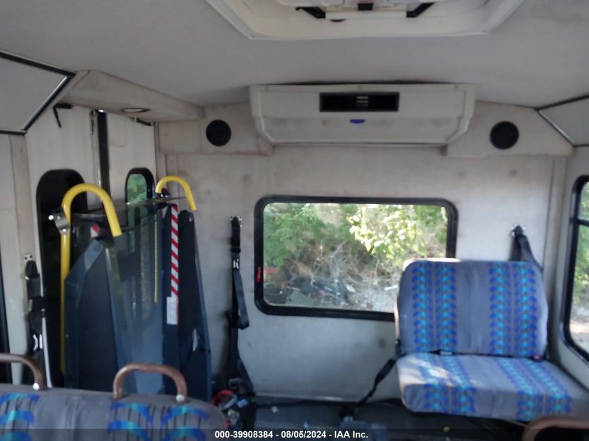 2004 Ford E-350 Cutaway Standard VIN: 1FDWE35L44HB24002 Lot: 39908384