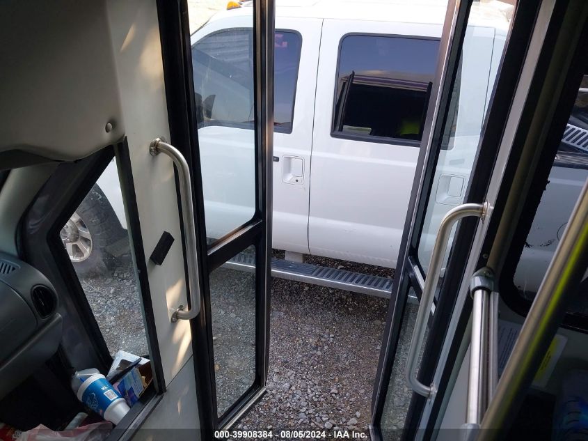 2004 Ford E-350 Cutaway Standard VIN: 1FDWE35L44HB24002 Lot: 39908384