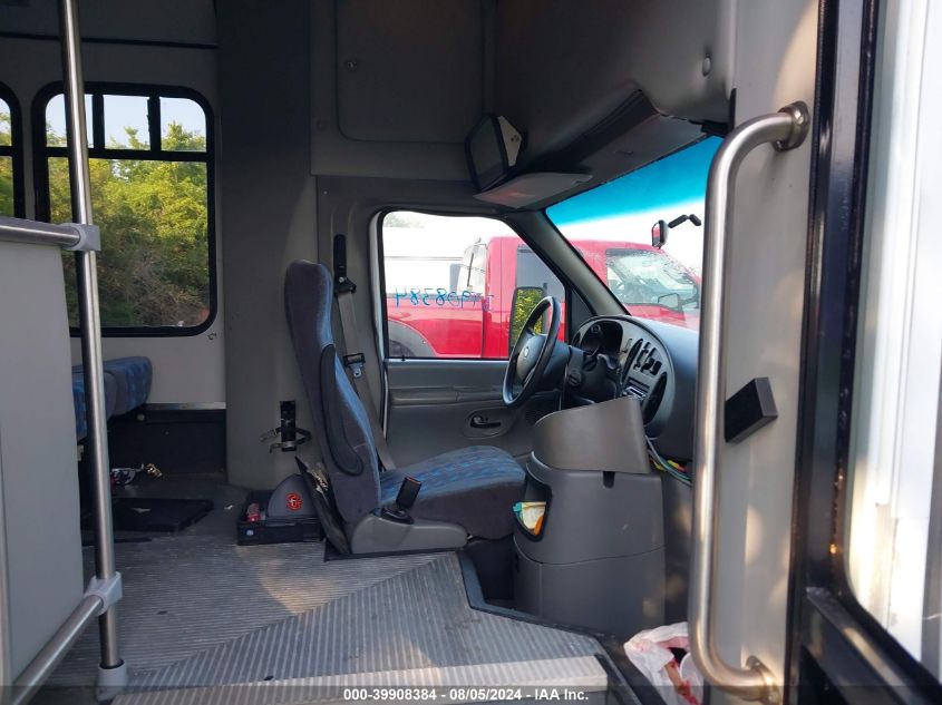 2004 Ford E-350 Cutaway Standard VIN: 1FDWE35L44HB24002 Lot: 39908384