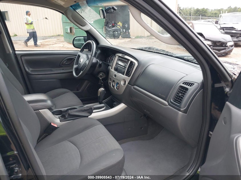 2006 Mazda Tribute I VIN: 4F2YZ02Z96KM38811 Lot: 39908543