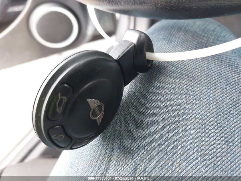 2009 Mini Cooper S Clubman VIN: WMWMM33599TP93080 Lot: 39908601