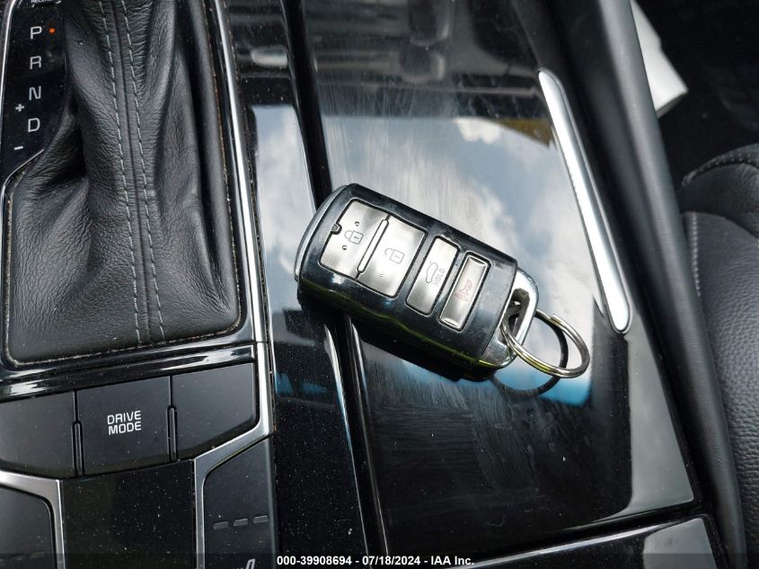 2017 Kia Cadenza Premium VIN: KNALC4J13H5083907 Lot: 39908694