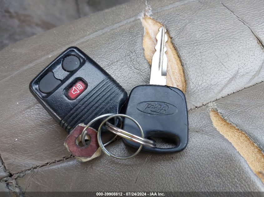 2000 Ford Explorer Eddie Bauer VIN: 1FMZU74E5YZC65395 Lot: 39908812