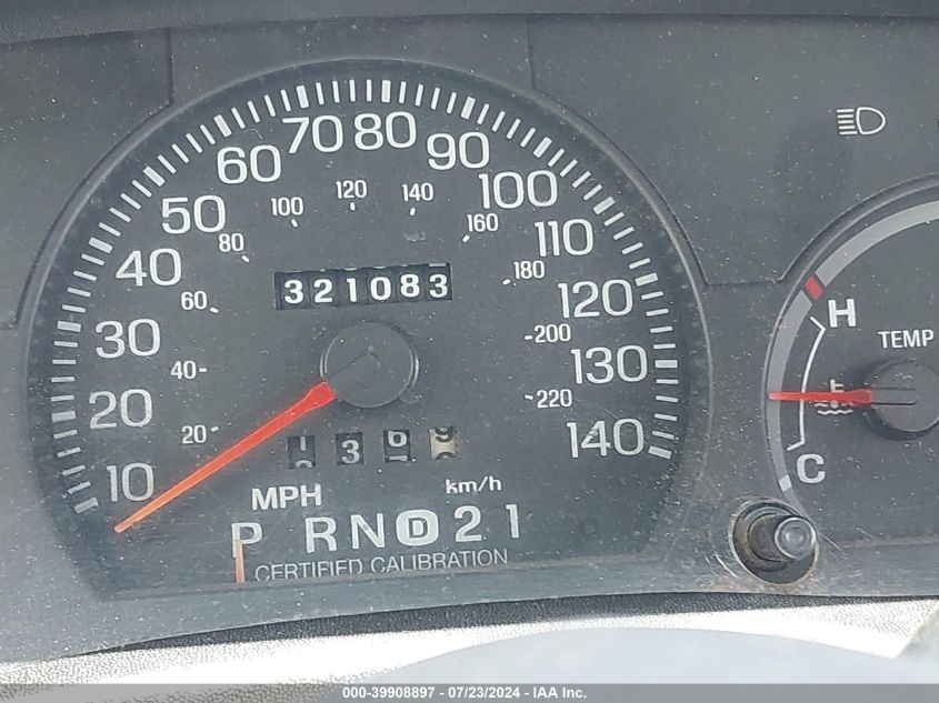 1998 Ford Crown Victoria VIN: 2FAFP73W6WX100540 Lot: 39908897