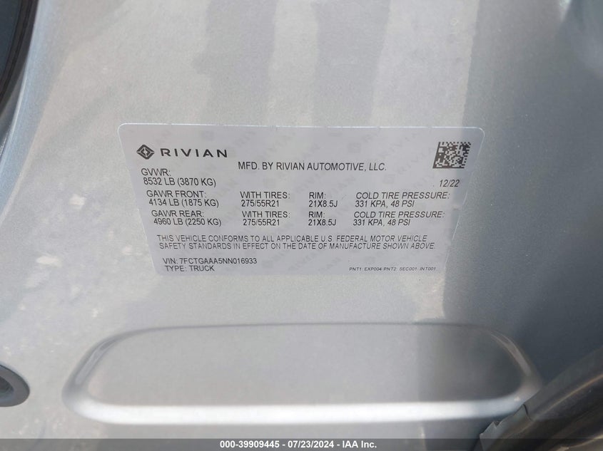 VIN 7FCTGAAA5NN016933 2022 RIVIAN R1T ADVENTURE