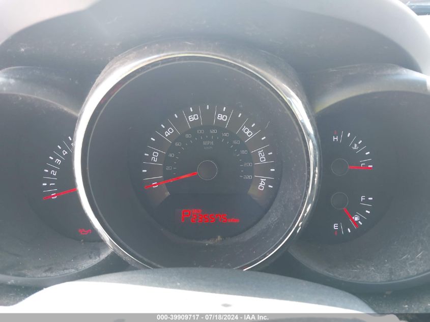 2011 Kia Soul + VIN: KNDJT2A27B7285913 Lot: 39909717