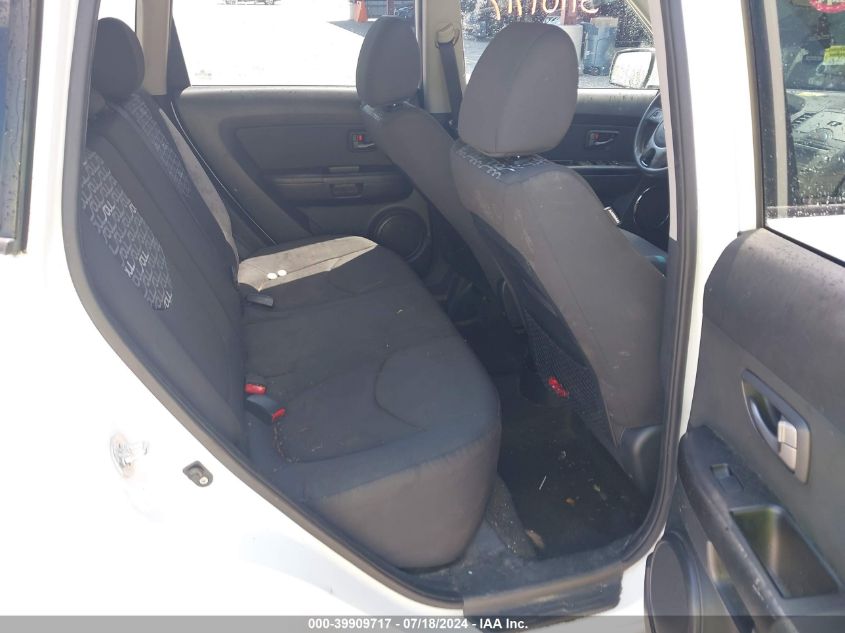 2011 Kia Soul + VIN: KNDJT2A27B7285913 Lot: 39909717