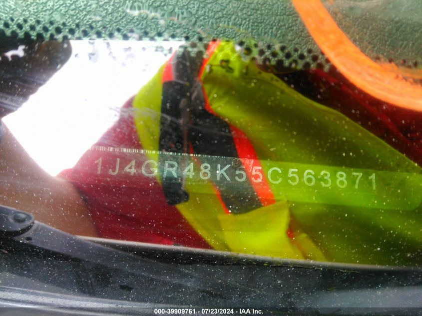 2005 Jeep Grand Cherokee Laredo VIN: 1J4GR48K55C563871 Lot: 39909761