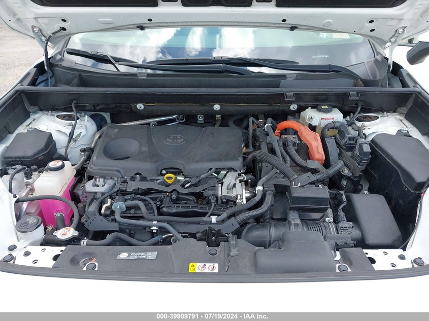 VIN JTMR6RFV0MD016811 2021 TOYOTA RAV4 HYBRID XLE