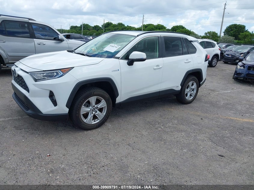 VIN JTMR6RFV0MD016811 2021 TOYOTA RAV4 HYBRID XLE