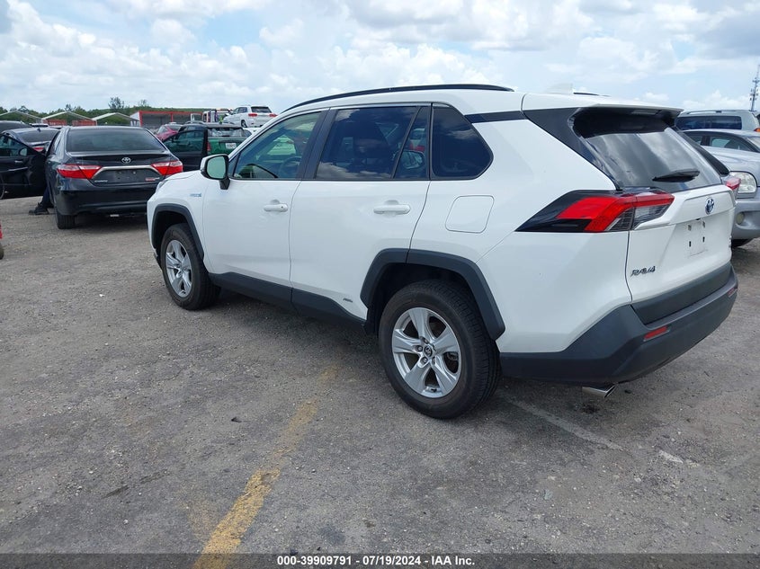 VIN JTMR6RFV0MD016811 2021 TOYOTA RAV4 HYBRID XLE