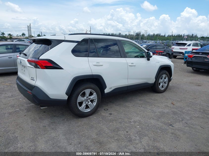 VIN JTMR6RFV0MD016811 2021 TOYOTA RAV4 HYBRID XLE