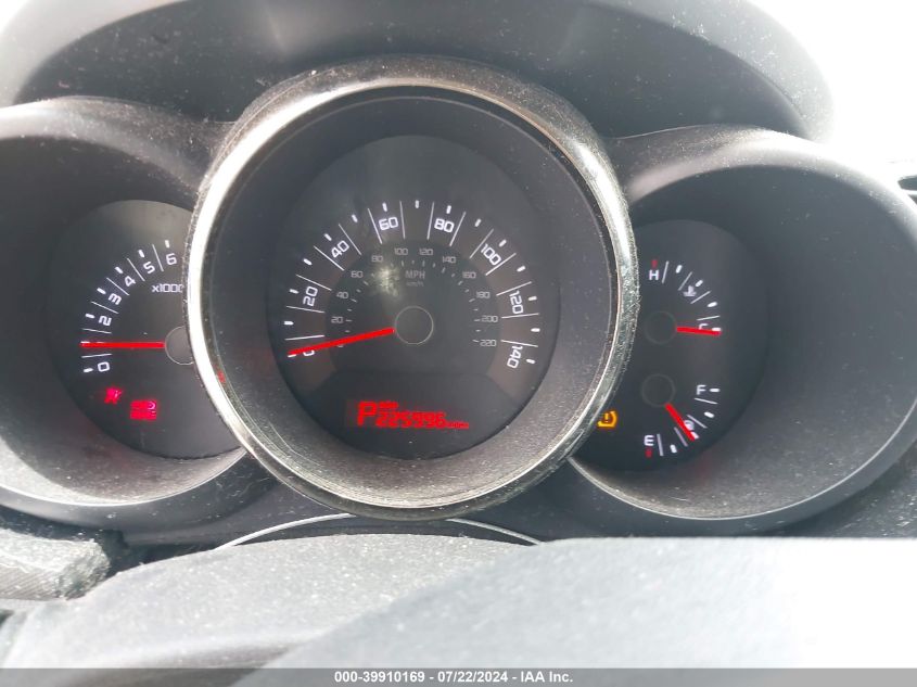 2011 Kia Soul + VIN: KNDJT2A23B7256070 Lot: 39910169