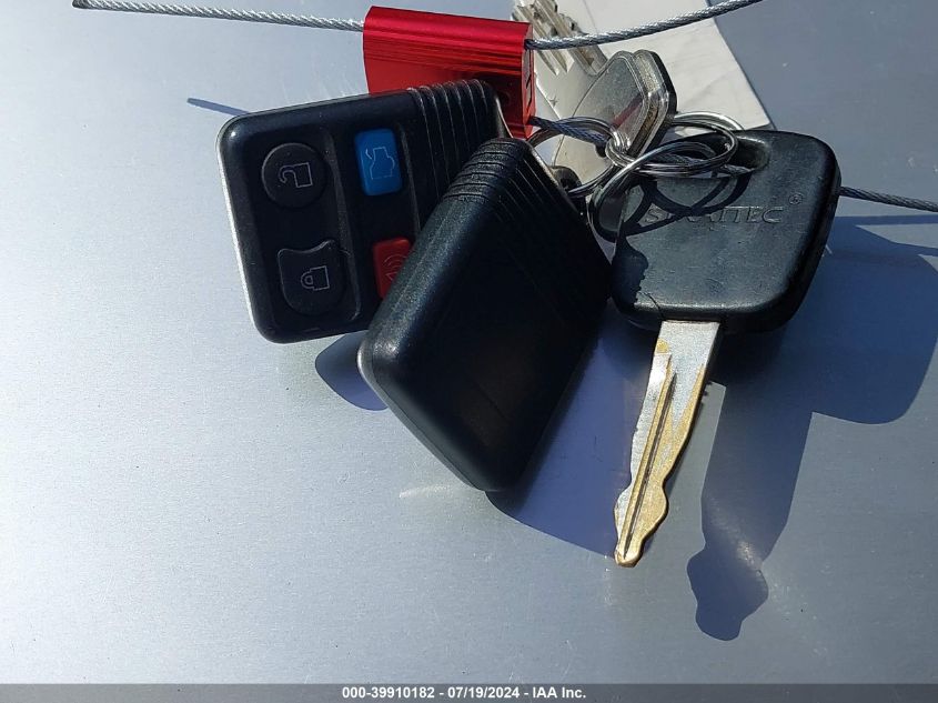 2000 Ford Mustang VIN: 1FAFP4041YF128844 Lot: 39910182