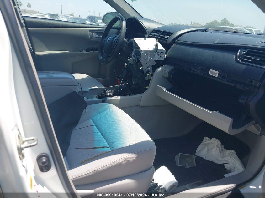 2016 TOYOTA CAMRY VIN: 4T4BF1FK4GR549386