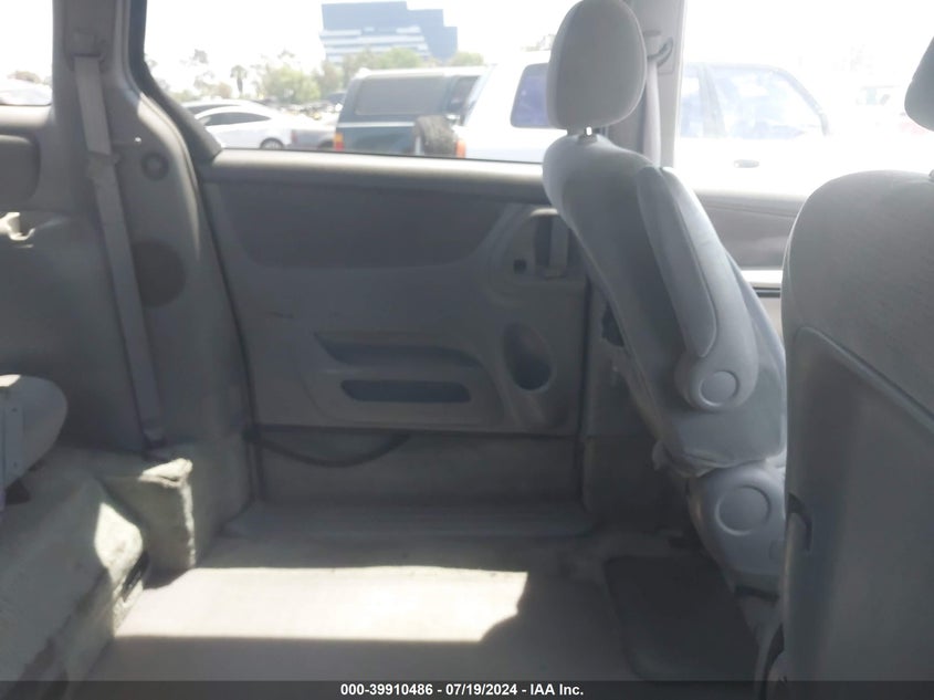 2004 Toyota Sienna Le VIN: 5TDZA23C04S119899 Lot: 39910486