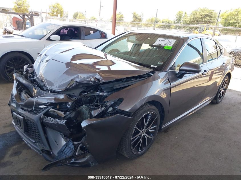 4T1T11AK9NU659397 2022 TOYOTA CAMRY - Image 2