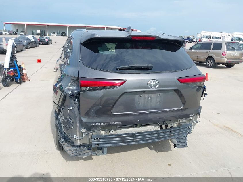 5TDGZRAH5LS006455 2020 Toyota Highlander Xle