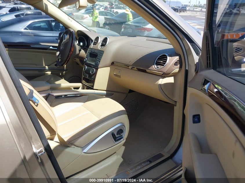 2010 Mercedes-Benz Gl 550 4Matic VIN: 4JGBF8GE8AA561903 Lot: 39910991