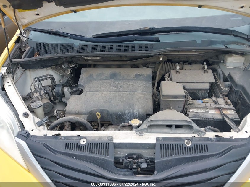 2014 Toyota Sienna Le V6 8 Passenger VIN: 5TDKK3DC2ES483472 Lot: 39911396