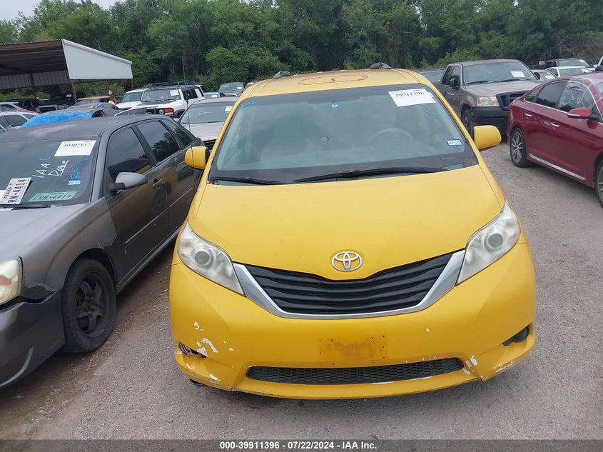 2014 Toyota Sienna Le V6 8 Passenger VIN: 5TDKK3DC2ES483472 Lot: 39911396