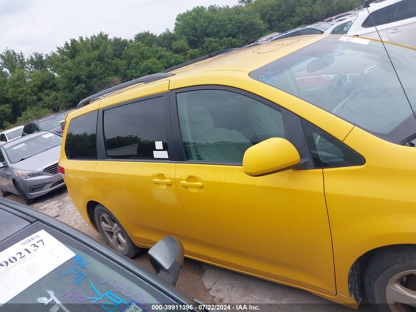 2014 Toyota Sienna Le V6 8 Passenger VIN: 5TDKK3DC2ES483472 Lot: 39911396