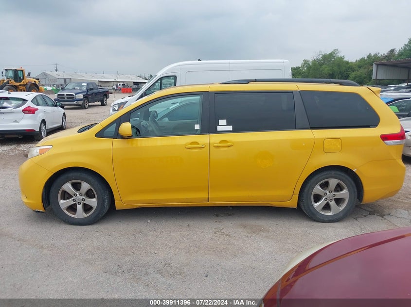 2014 Toyota Sienna Le V6 8 Passenger VIN: 5TDKK3DC2ES483472 Lot: 39911396