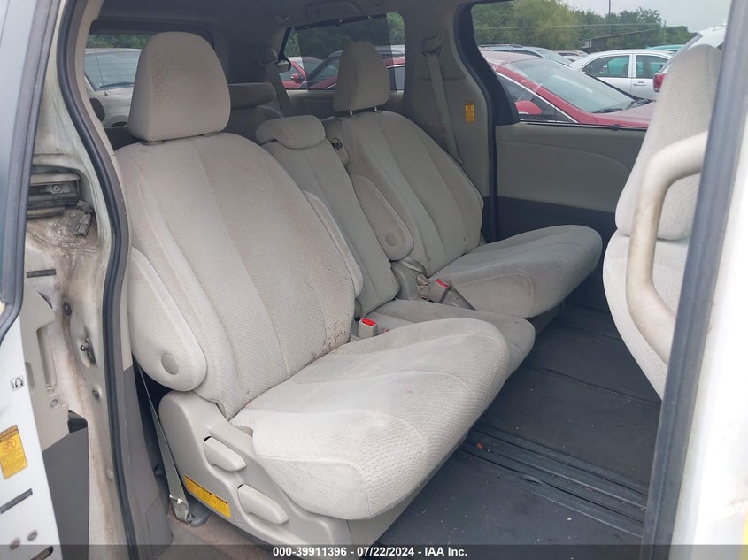 2014 Toyota Sienna Le V6 8 Passenger VIN: 5TDKK3DC2ES483472 Lot: 39911396