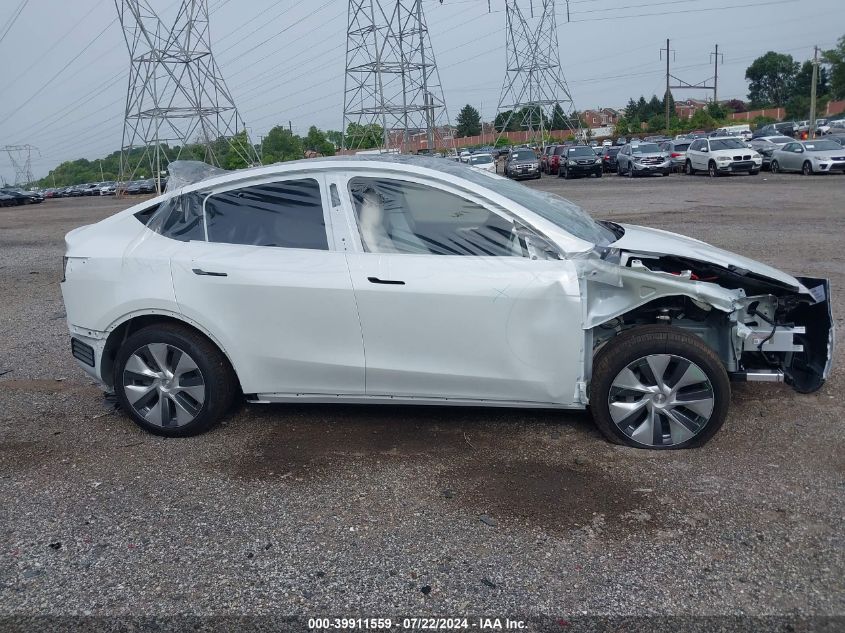 2024 Tesla Model Y Long Range Dual Motor All-Wheel Drive VIN: 7SAYGDEE3RA280098 Lot: 39911559