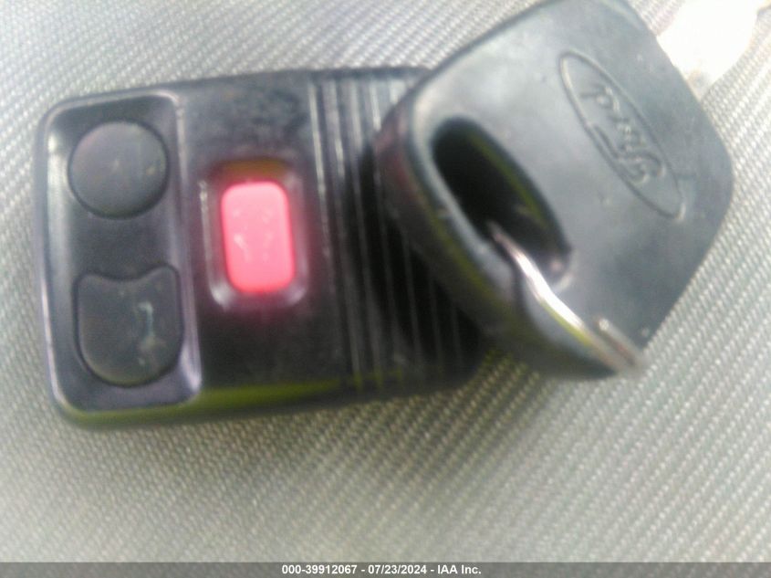 2004 Ford Escape Xls VIN: 1FMYU02184DA21086 Lot: 39912067