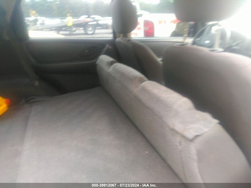 2004 Ford Escape Xls VIN: 1FMYU02184DA21086 Lot: 39912067