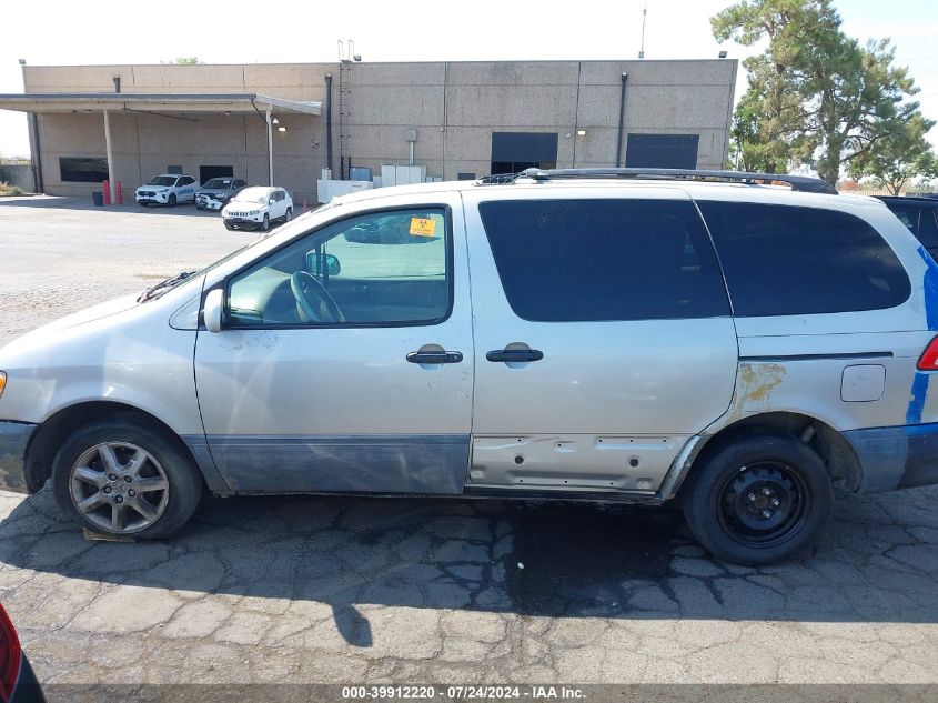 2002 Toyota Sienna Le VIN: 4T3ZF13C72U467867 Lot: 39912220