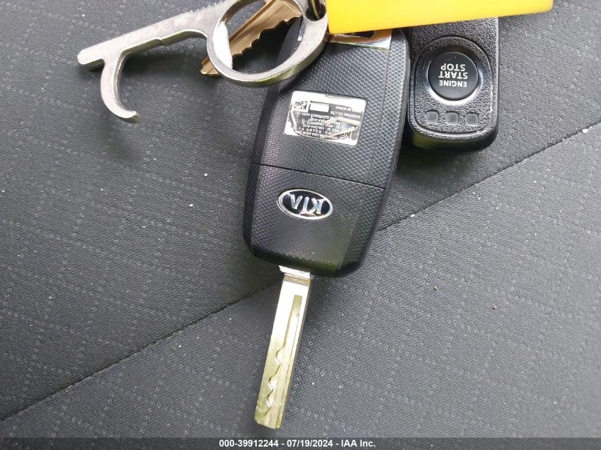 2016 KIA SORENTO 2.4L LX - 5XYPGDA38GG124712