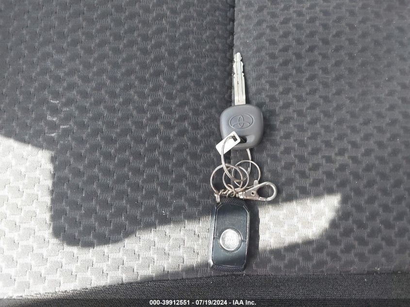 2005 Toyota Corolla S VIN: 2T1BR32E55C490456 Lot: 39912551