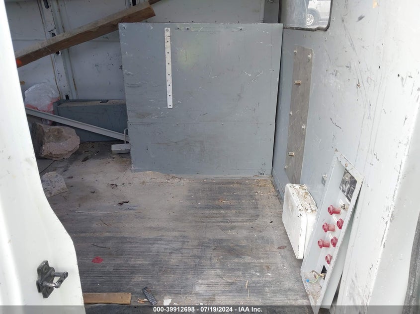 2002 Chevrolet Express VIN: 1GCHG35G921160977 Lot: 39912698