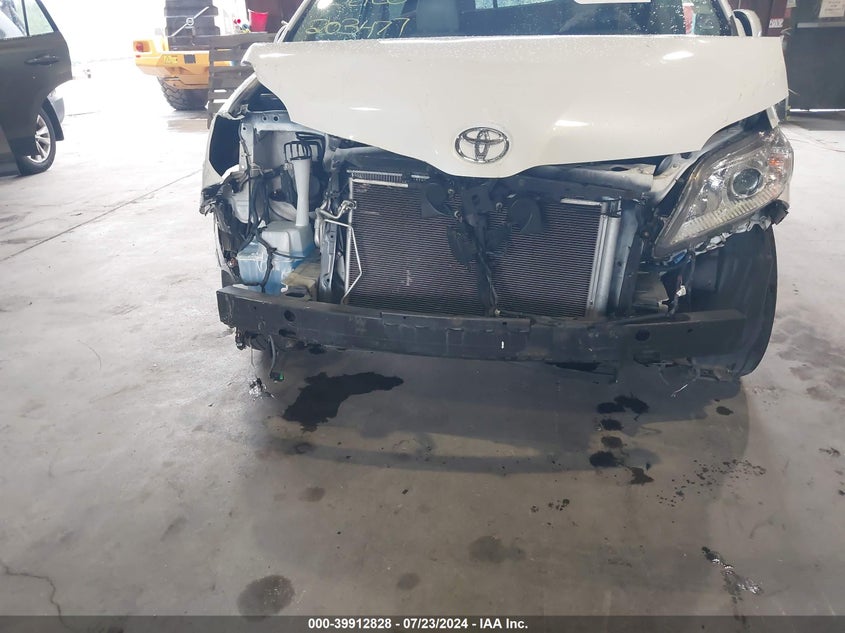 2014 Toyota Sienna Xle/Limited VIN: 5TDYK3DC1ES456080 Lot: 39912828