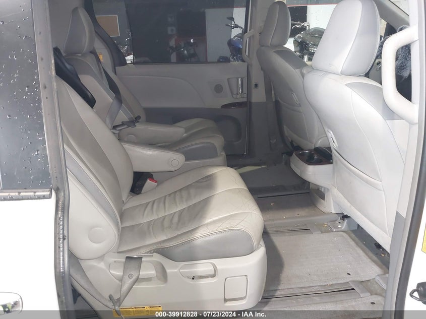 2014 Toyota Sienna Xle/Limited VIN: 5TDYK3DC1ES456080 Lot: 39912828