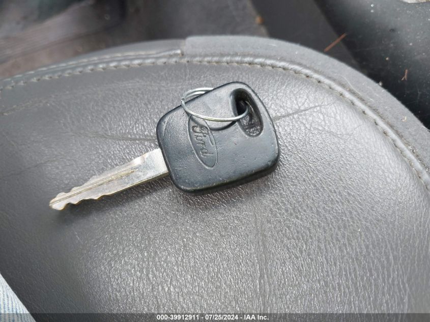 2000 Ford Explorer Limited VIN: 1FMDU75E9YZB15427 Lot: 39912911