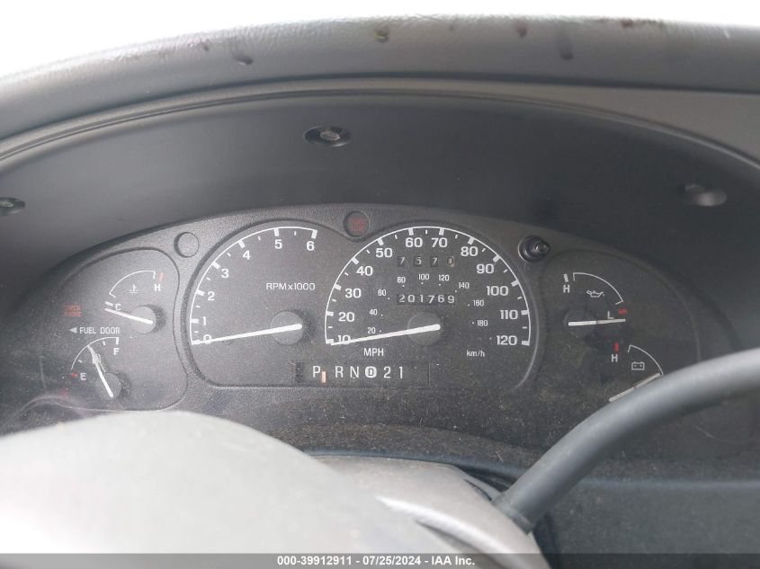 2000 Ford Explorer Limited VIN: 1FMDU75E9YZB15427 Lot: 39912911