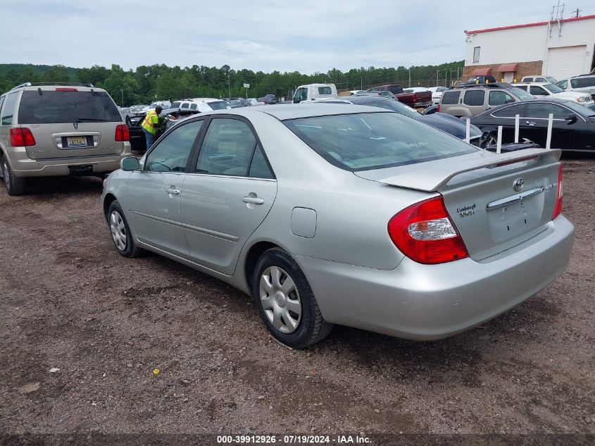 2003 Toyota Camry Le VIN: JTDBE32K330227018 Lot: 39912926