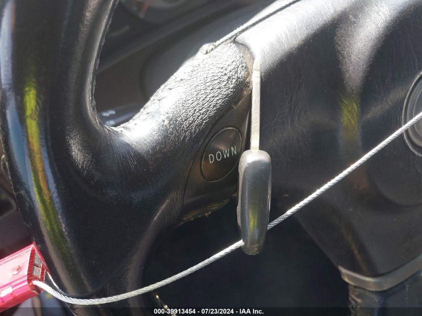 2001 Lexus Is 300 VIN: JTHBD182710021324 Lot: 39913454