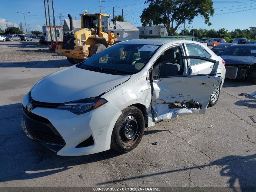 5YFBURHE1JP804638 2018 TOYOTA COROLLA - Image 2