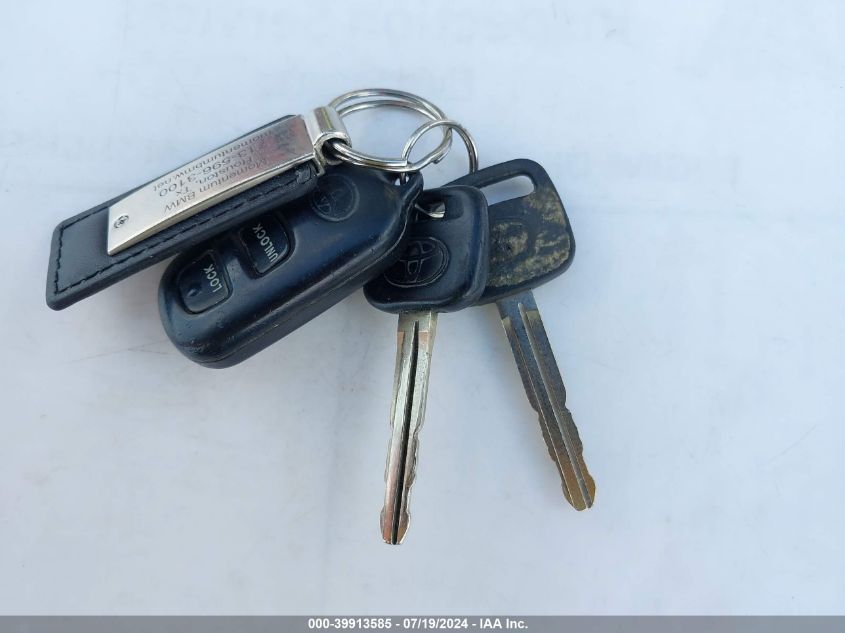 2003 Toyota Corolla Le VIN: 1NXBR32E83Z082688 Lot: 39913585