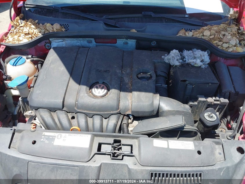 2013 VOLKSWAGEN BEETLE 2.5L - 3VWJP7AT0DM659830