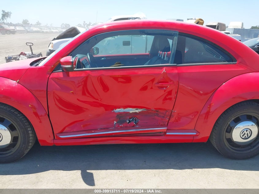 2013 VOLKSWAGEN BEETLE 2.5L - 3VWJP7AT0DM659830
