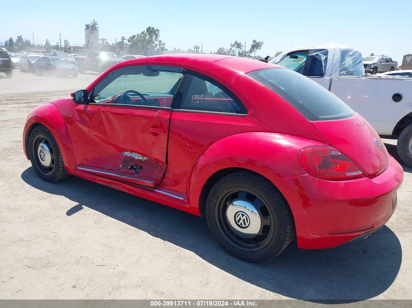 2013 VOLKSWAGEN BEETLE 2.5L - 3VWJP7AT0DM659830