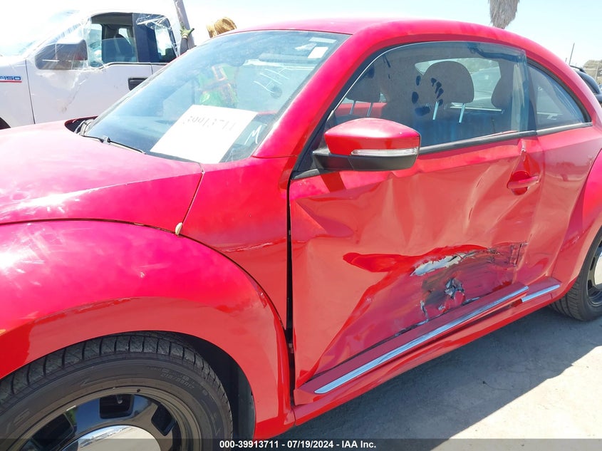 2013 VOLKSWAGEN BEETLE 2.5L - 3VWJP7AT0DM659830