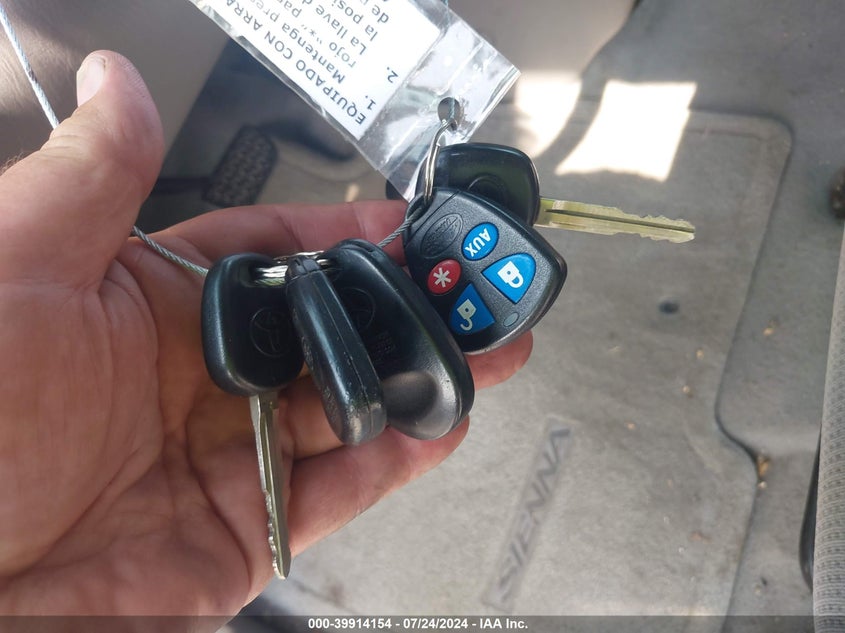 2004 Toyota Sienna Le VIN: 5TDBA23C64S003074 Lot: 39914154